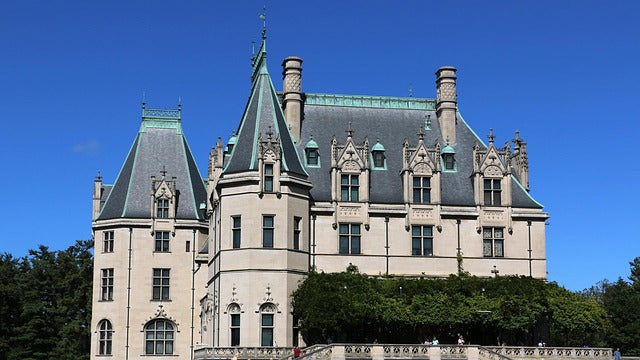 North Carolina Day – Exploring the Tar Heel State with Your Canine Companion - Biltmore House, Asheville, NC
