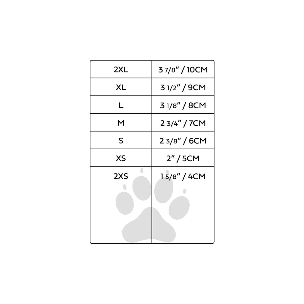 Size chart for pet products with paw prints on a white background