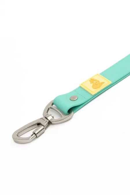 Island Vibes Waterproof Dog Leash - Aria the Fox closure