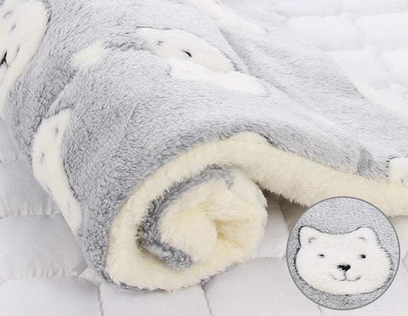 CozyPaws Soft Fleece Winter Dog Blanket – Ultimate Warmth & Comfort for Your Pet GREY BEAR HEAD / XXXL - Dog Store Online