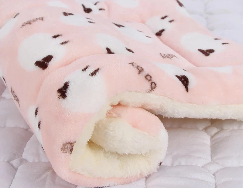 CozyPaws Soft Fleece Winter Dog Blanket – Ultimate Warmth & Comfort for Your Pet PINK LAMB / XXXL - Dog Store Online